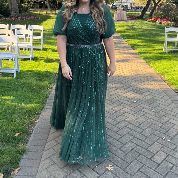 Mac Duggal Women Sequin Wrap Gown with added sleeves and material by cleavage - Picture 1 of 6